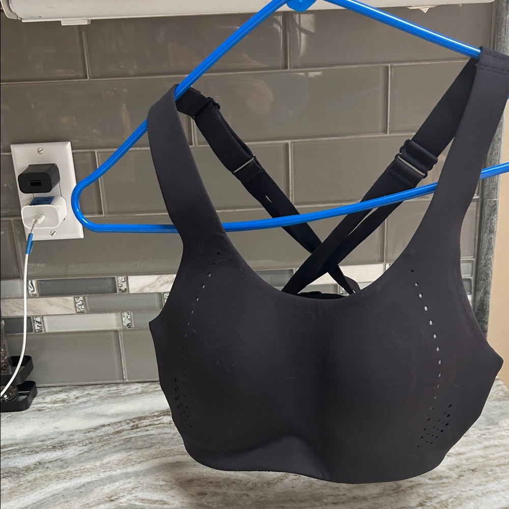 Lululemon athletica Bra hi impact 32D Support Cross Back Ultralu Run Gym YOGA